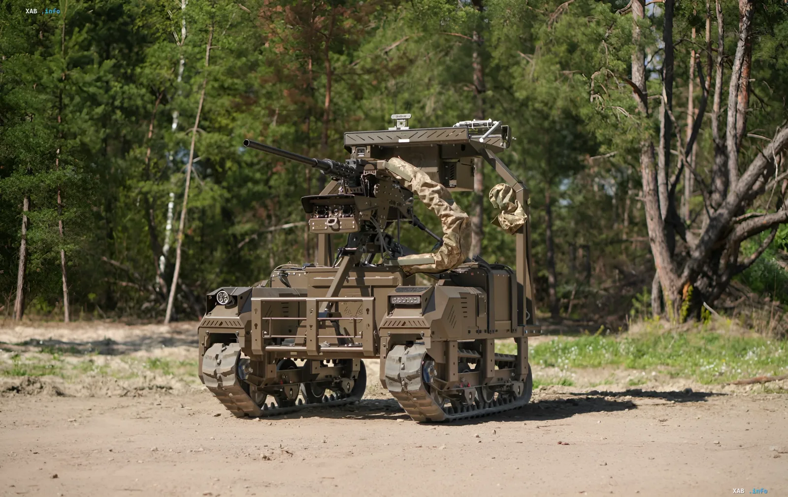 Боевой гусеничный робот Droid TW-12.7 с крупнокалиберным пулемётом в лесистой местности, уничтоживший штурмовую группу противника в связке с FPV-дронами
