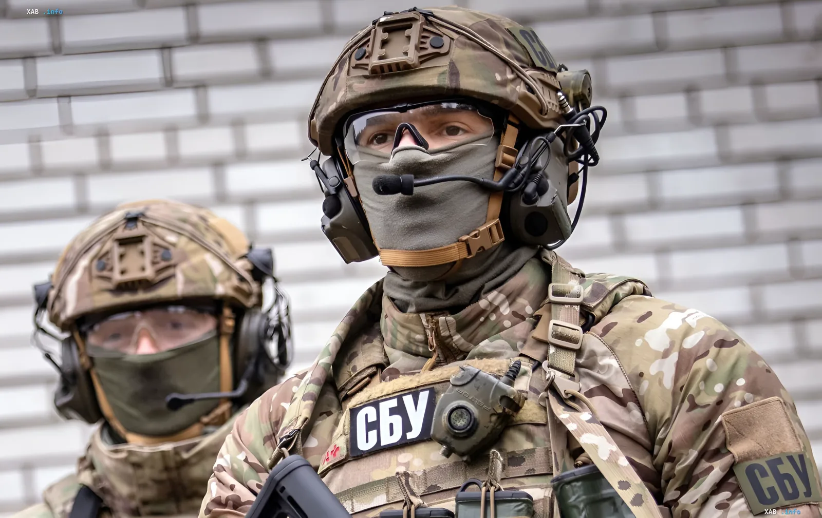SBU officers in tactical gear: counterintelligence detained a 17-year-old Dnipro resident who gathered intelligence for Russian strikes