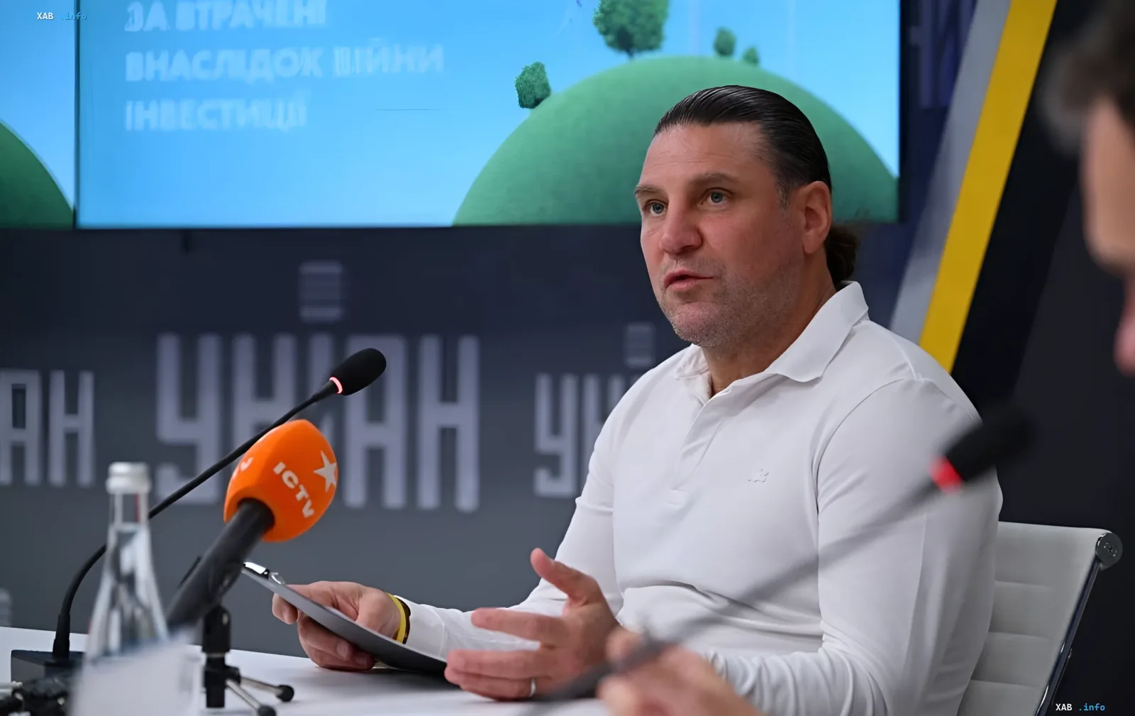 Carl Sturen at a press conference on the investment dispute against Ukraine