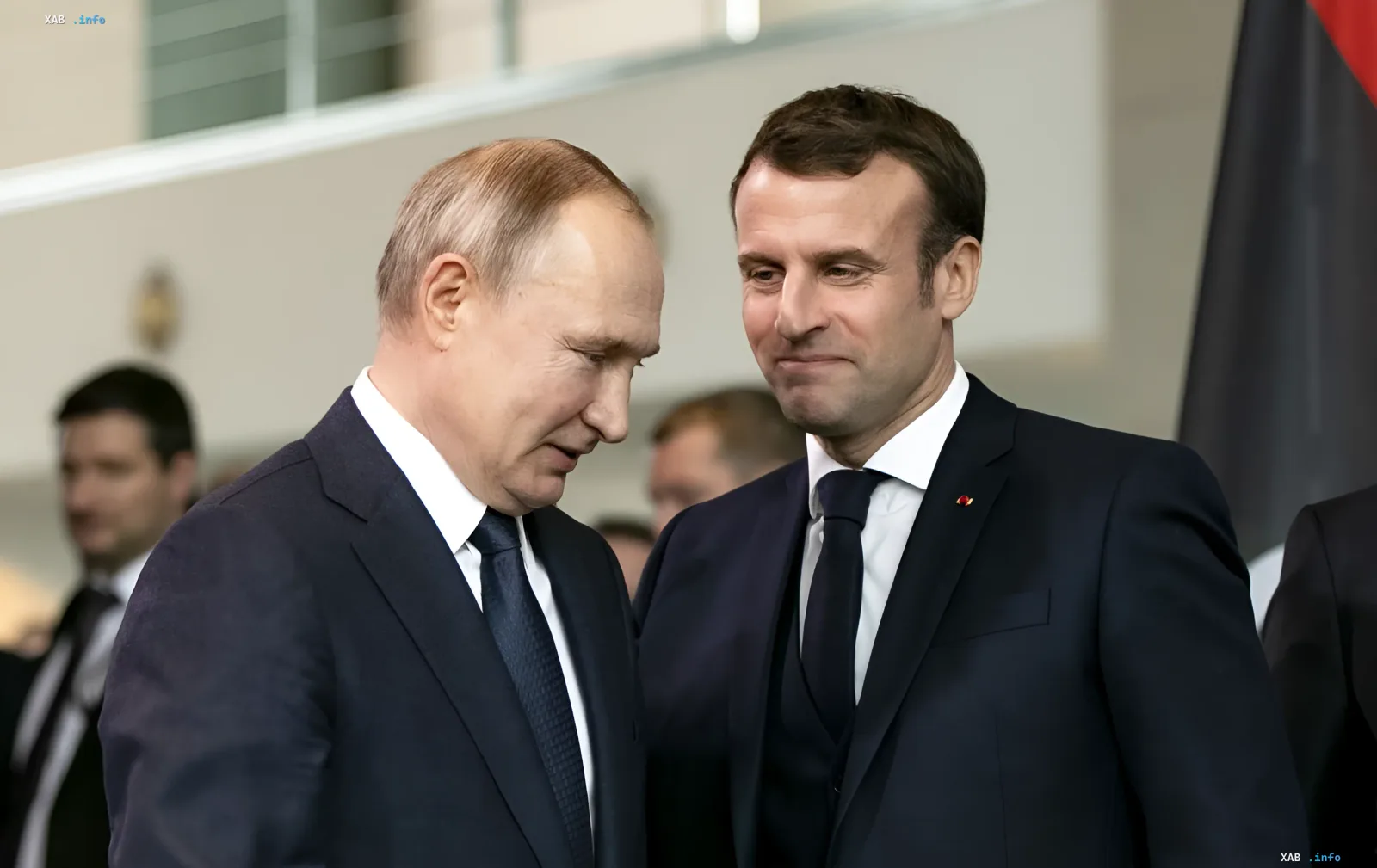 Макрон і Путін на офіційній зустрічі на тлі підготовки Франції до захисту інфраструктури від дронів і кібератак