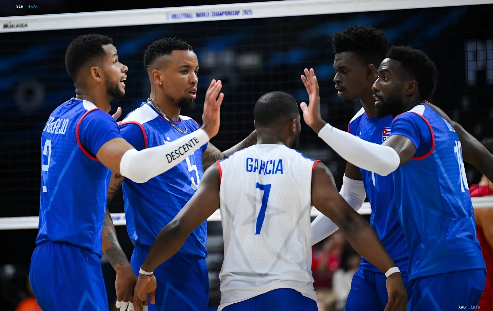 Игроки сборной Кубы по баскетболу празднуют победу в финале NORCECA, обеспечившей команде путёвку на Олимпиаду-2028