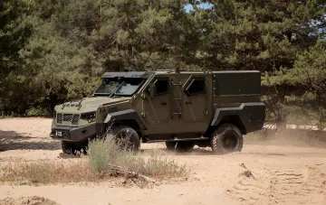 В Украине кодифицировали бронированный пикап «Гюрза-01»: он возит дроны, минометы и боекомплект