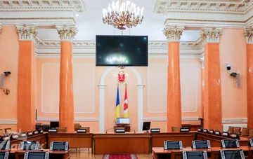 Засідальна зала Одеської міської ради, де 11 депутатів фракції «Доверяй делам» втрачають мандати після рішення апеляції