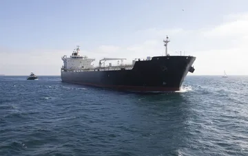 Oil tanker in the Strait of Hormuz amid Iran's conditions for unblocking shipping