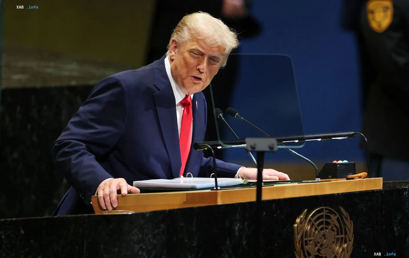 Дональд Трамп выступает у трибуны с эмблемой ООН на сессии Генассамблеи, заявляя о скором конце войны в Украине