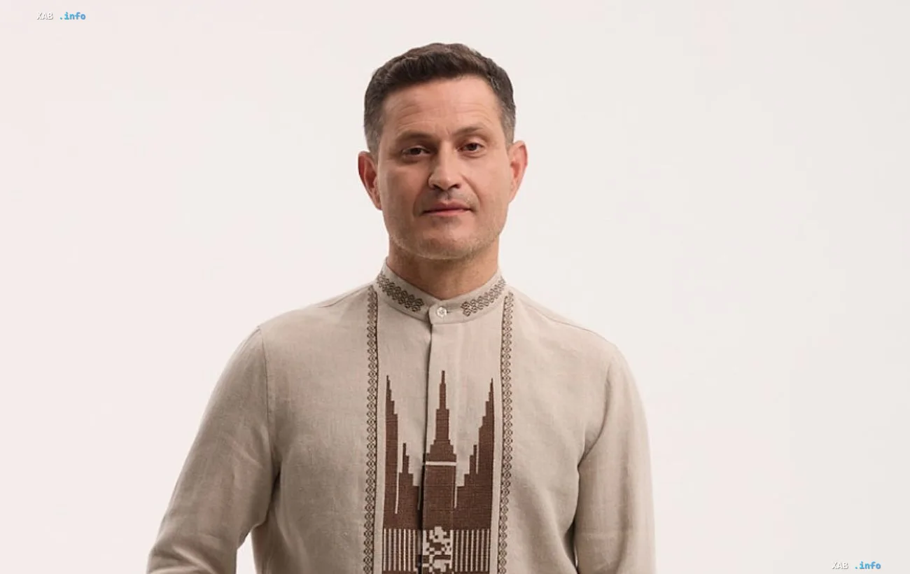 Akhtem Seitablaev in an embroidered shirt at the 'Rodychi' film screening where he introduced his new partner Olena