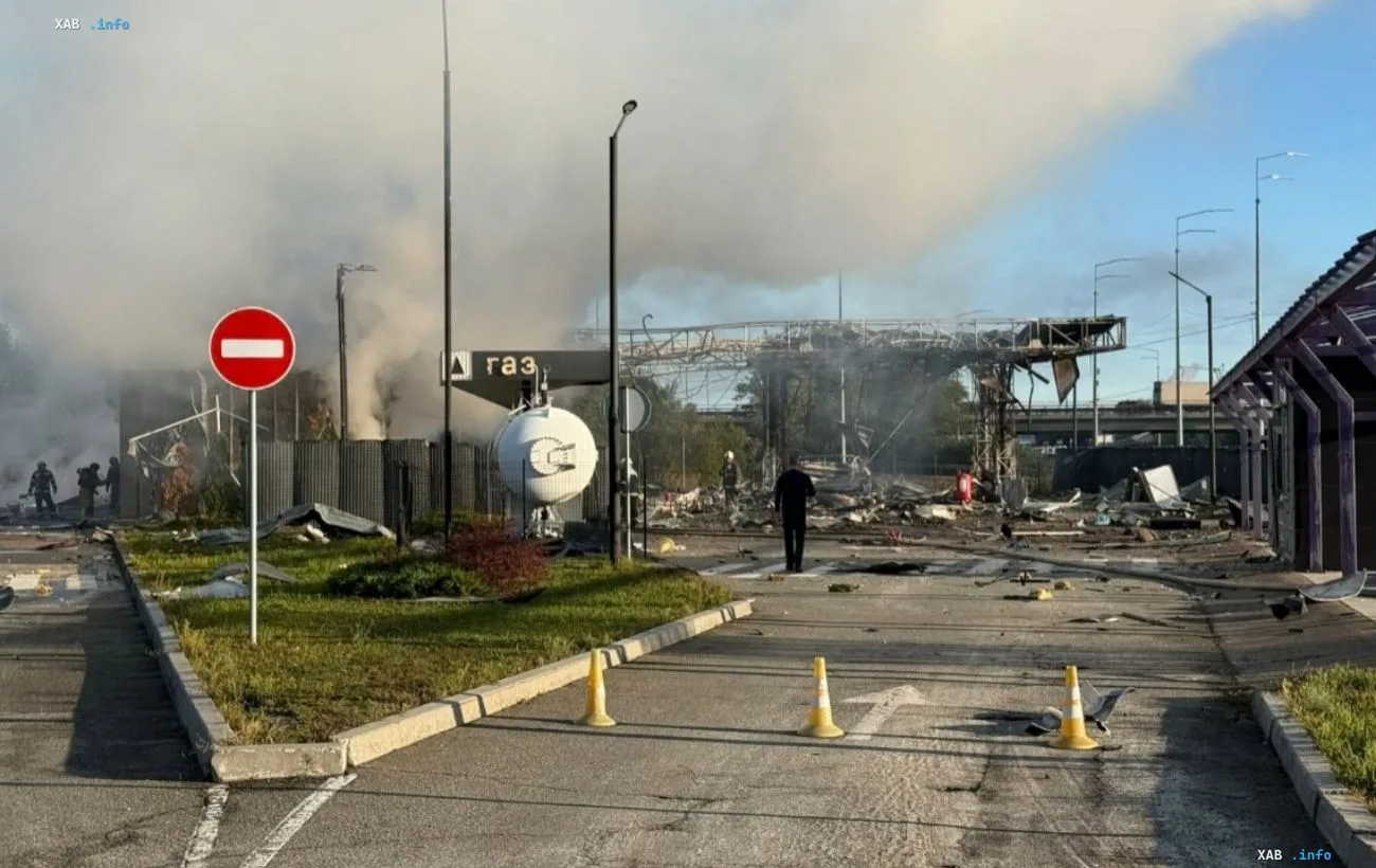 Aftermath of a drone attack on a gas station in Kyiv: smoke, destroyed facility and rescue operations