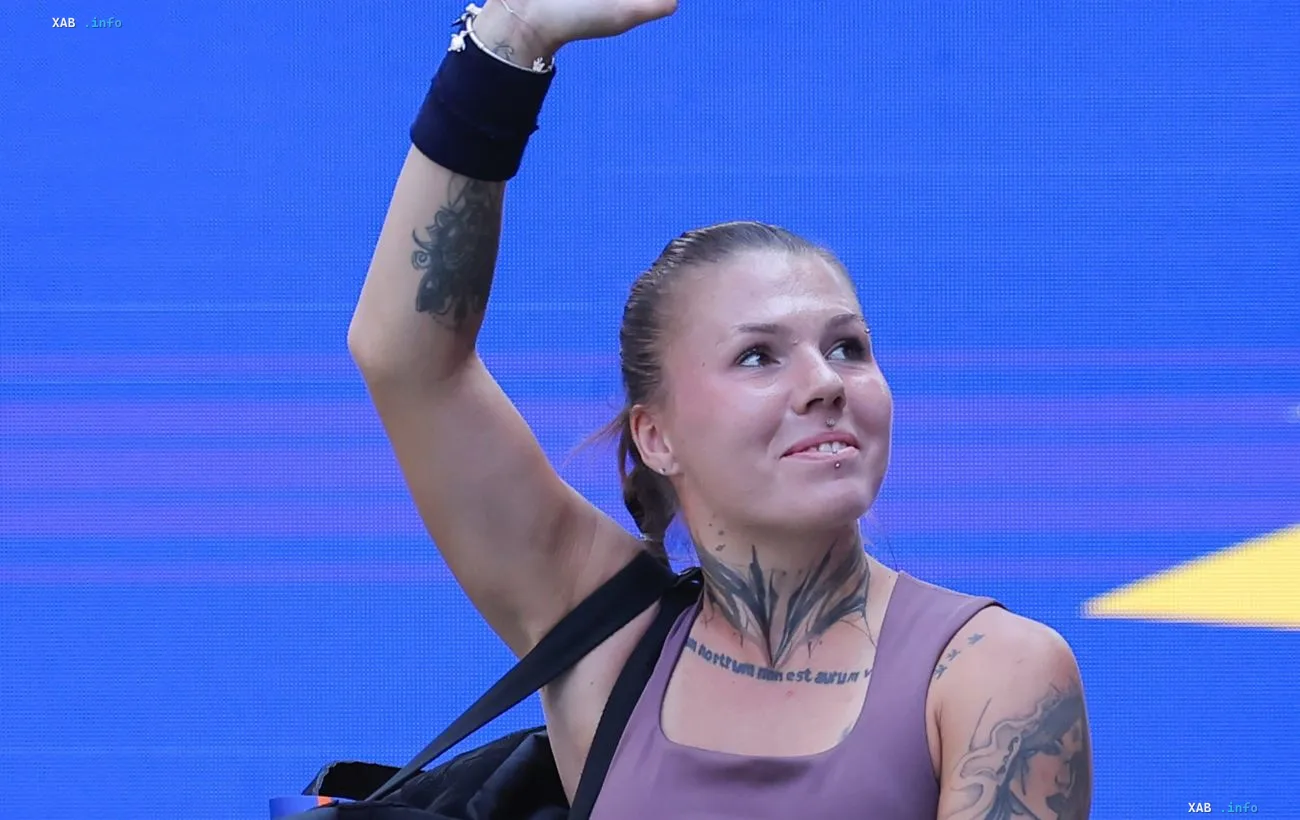 Tennis player Oleinikova on the WTA 500 Singapore court after her loss to Kovalyova