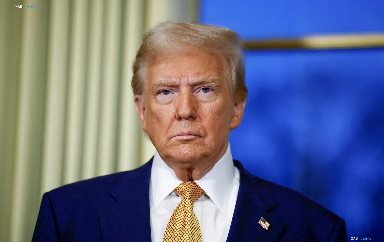 Donald Trump against a blue backdrop: decision on Starlink strikes on Russia handed to Musk's level