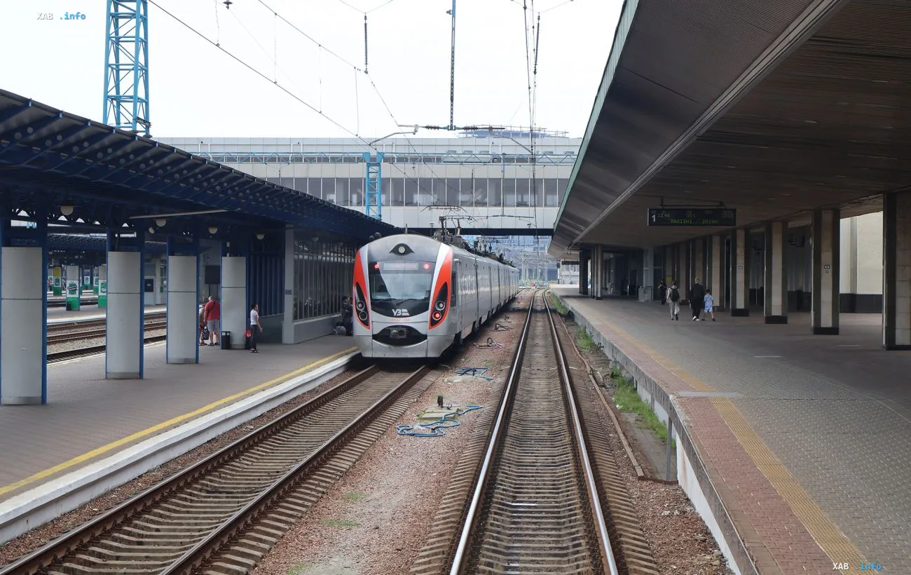 Train at a Kyiv railway station platform amid UZ warning of strike threats to the city's rail infrastructure
