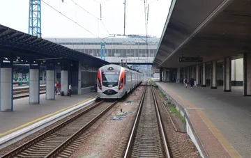 Train at a Kyiv railway station platform amid UZ warning of strike threats to the city's rail infrastructure