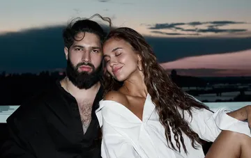 Katerina Lozovitska und Sänger GEED bei einer romantischen Paarfotosession nach der Hochzeit