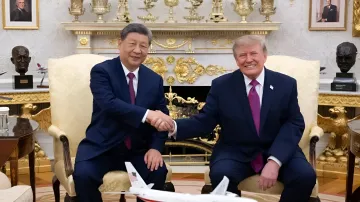 Дональд Трамп и Си Цзиньпин во время исторической встречи в Белом доме