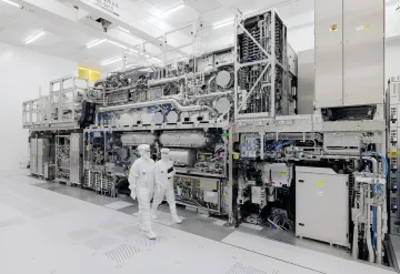 Завод и литографическое оборудование компании ASML