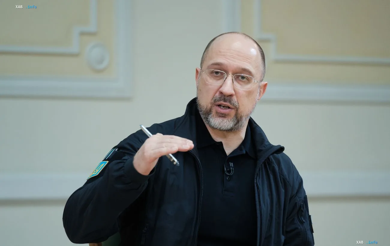 Denys Schmyhal bei einer Pressekonferenz zum abgefangenen russischen Plan zur Zerstörung der ukrainischen Energieversorgung im Winter