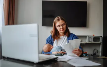 Mother and child discussing alimony issues