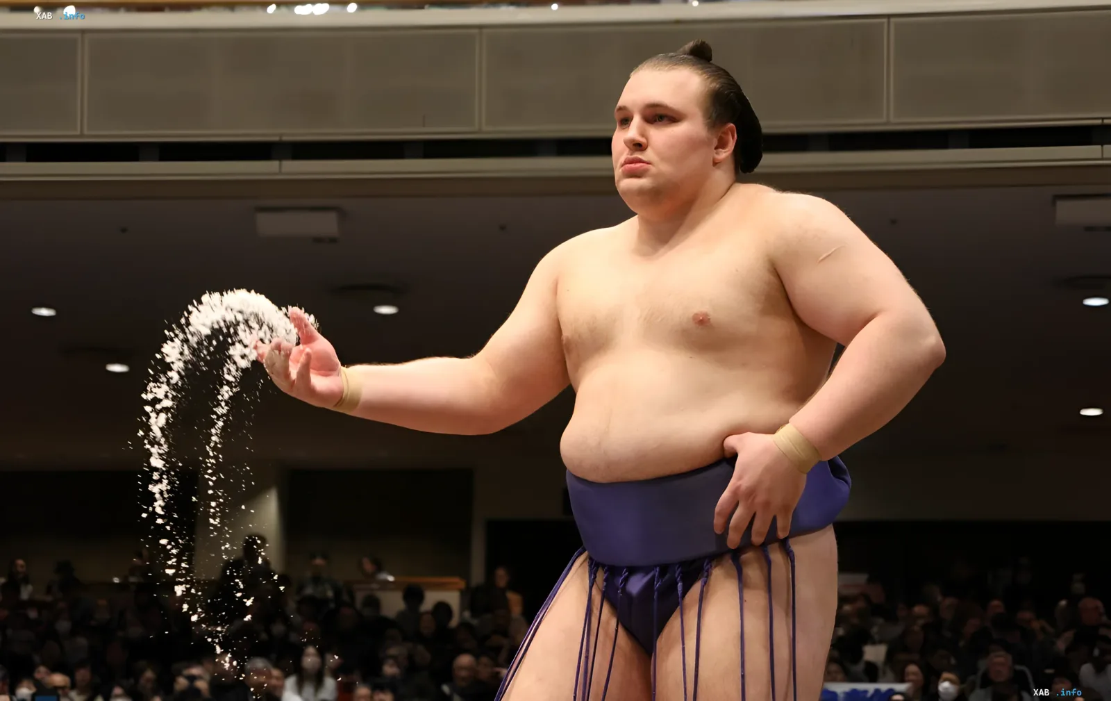 Украинский сумоист Даниил Аонишики на дохьо во время турнира Aki Basho 2026