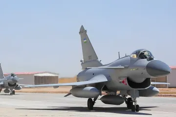 Китайский многоцелевой истребитель J-10CE на авиабазе в Узбекистане