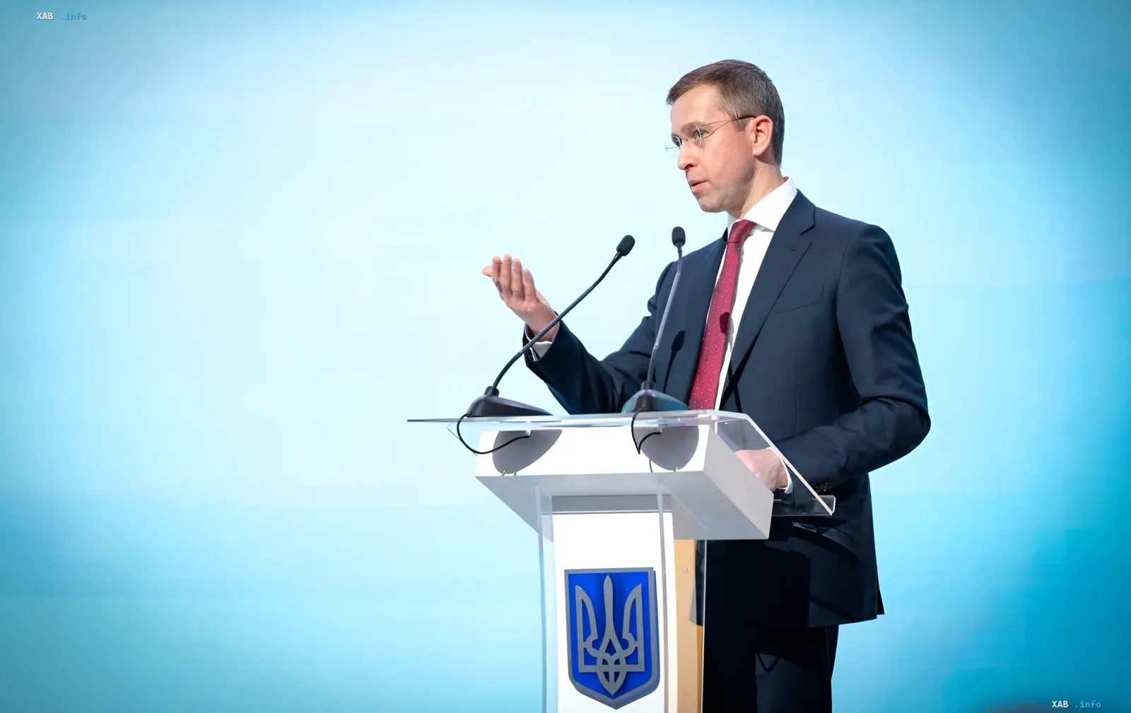 Премьер-министр Украины обсуждает оборонный бюджет