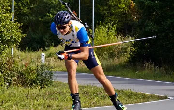 Виталий Мандзин с золотой медалью чемпионата Украины по биатлону на лыжероллерах
