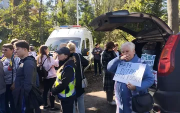 Teremky residents at a rally demanding the completion of the heating main