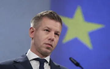 Премьер-министр Венгрии Петер Мадьяр во время выступления