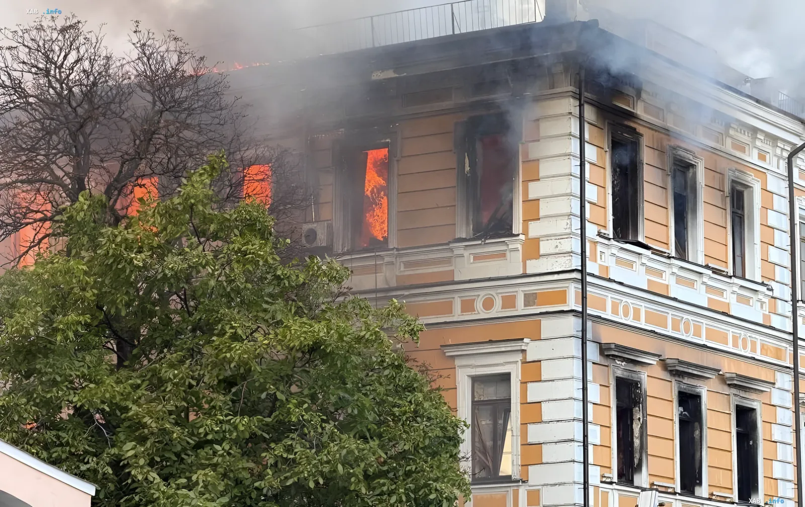 Последствия удара российского дрона по зданию Национальной академии наук в Киеве