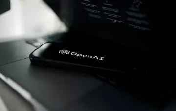 Сбой ИИ-агентов OpenAI привел к утечке частных фото пользователей
