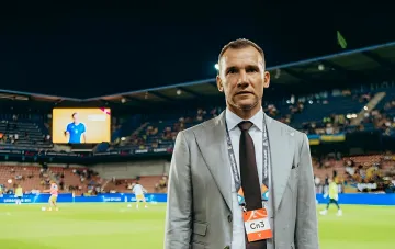 Andrij Schewtschenko mit dem Ballon d'Or