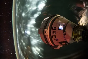 Космический корабль Boeing Starliner на орбите