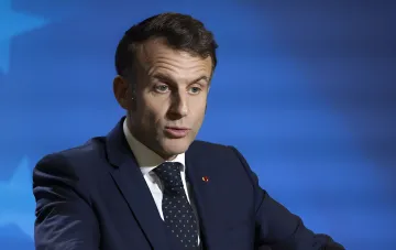 Эмманюэль Макрон осудил удар РФ по Национальной академии наук в Киеве