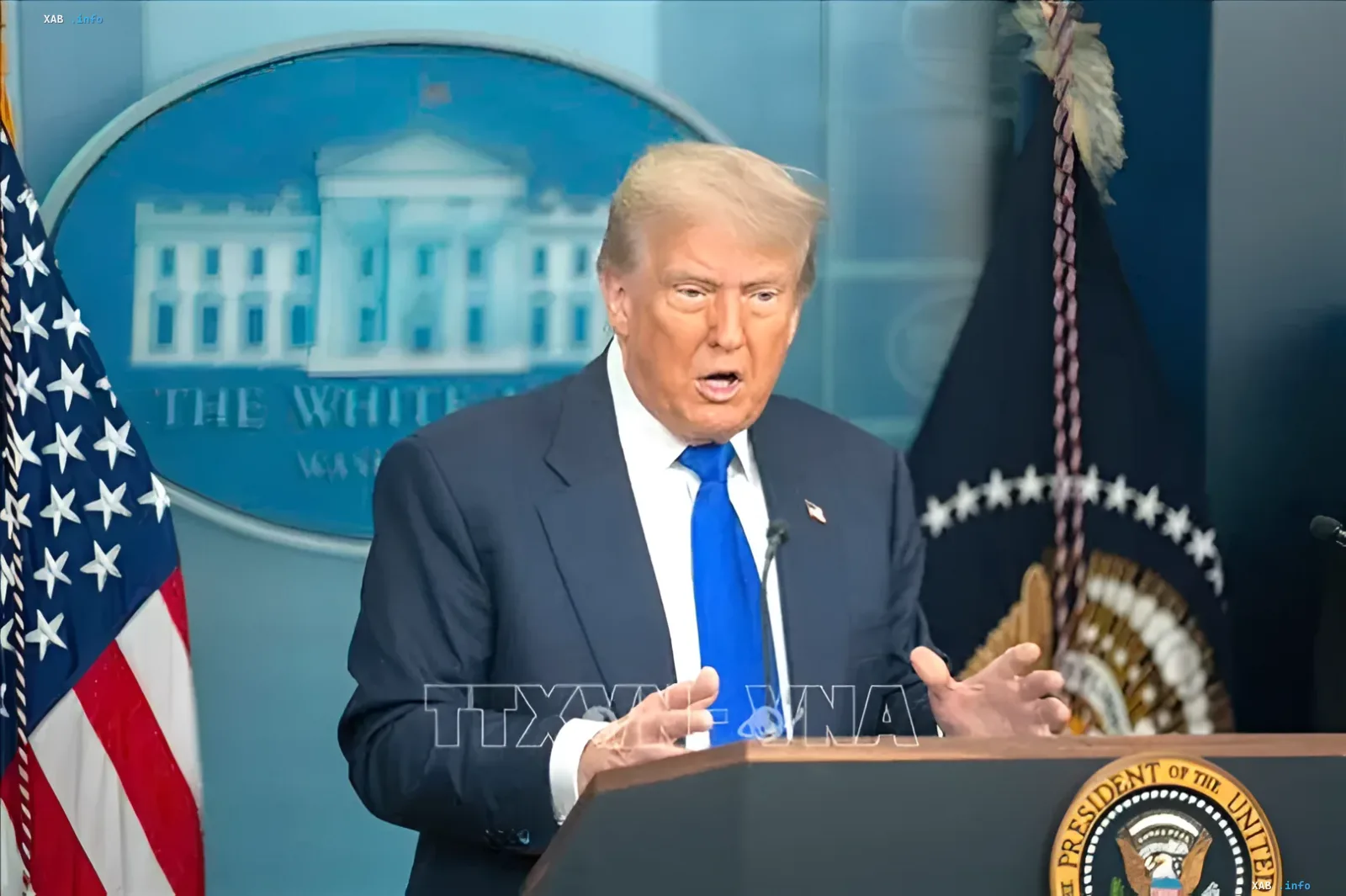 Президент США Дональд Трамп во время выступления в Белом доме