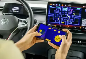 Интерьер автомобиля Volkswagen с мультимедийной системой и поддержкой игровых функций AirConsole