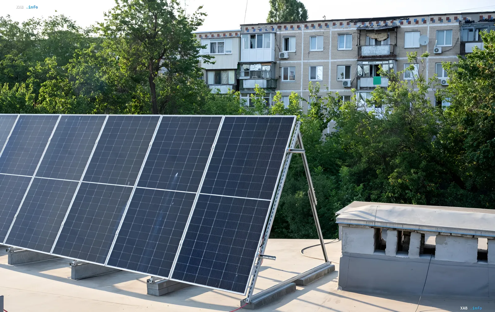 Benutzeroberfläche der YASNO Power Mobile App für Solaranlagenverwaltung