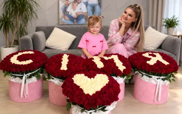 Блогерка Баба Даша з родиною
