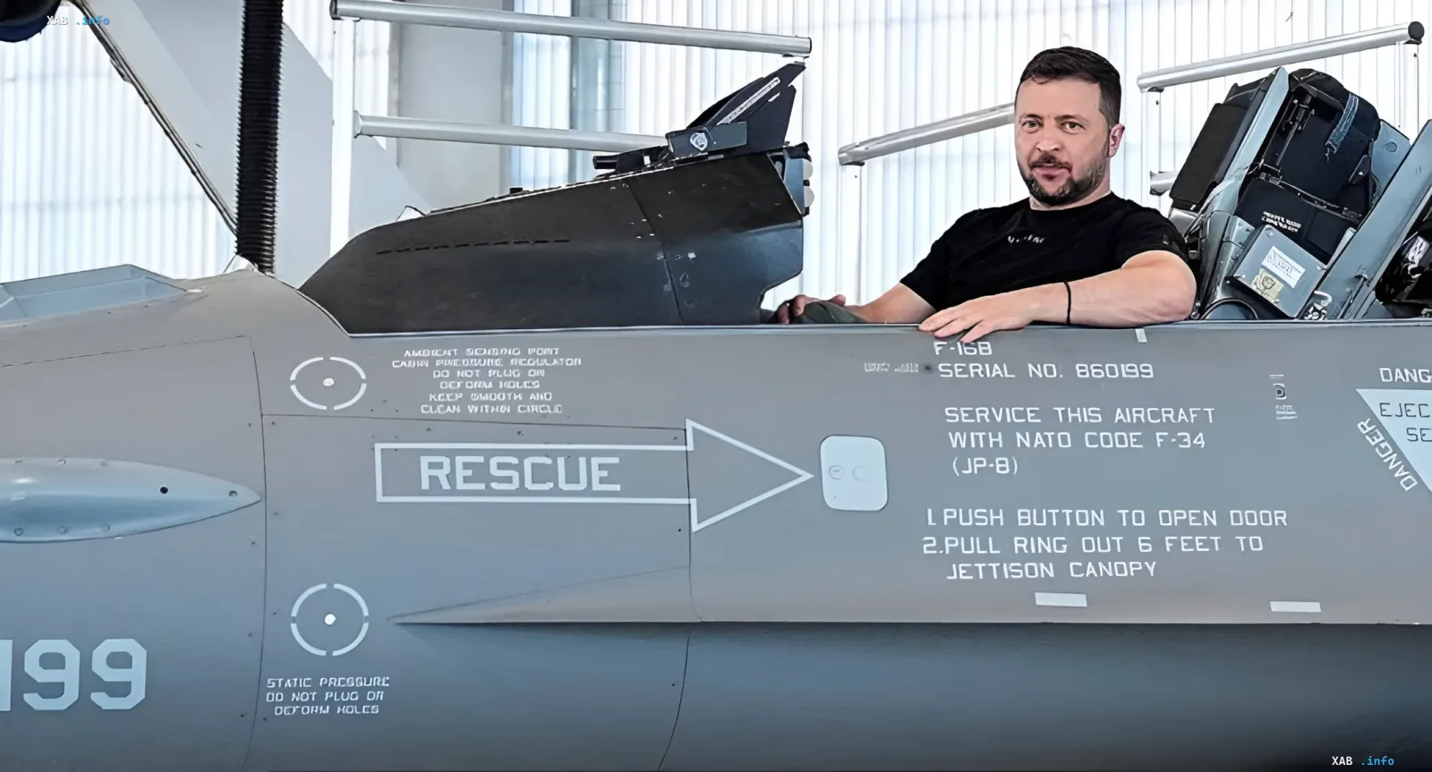 F-16-Kampfflugzeug der ukrainischen Streitkräfte im Flug