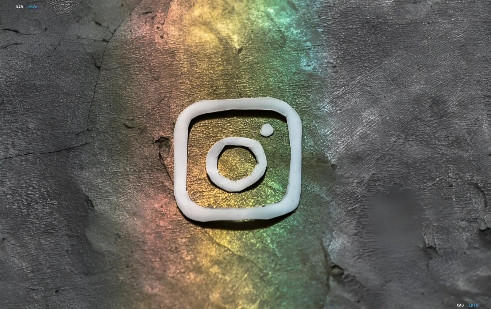 Interface of Instagram's Edits app featuring an AI assistant for finding Reels trends