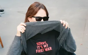 Футболка с надписью Sorry It's My First War от бренда Syndicate