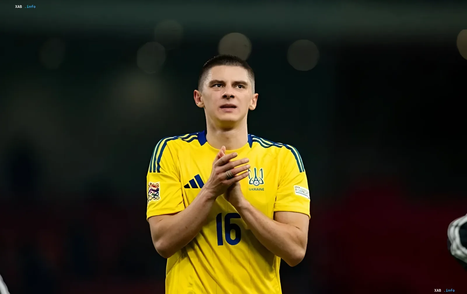 Виталий Миколенко на поле в составе сборной Украины