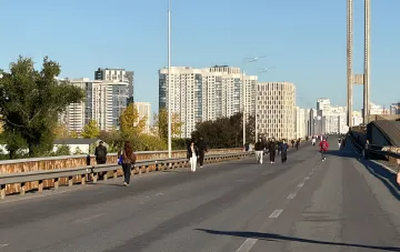 Blocked Pivdennyi Bridge in Kyiv after Russian shelling