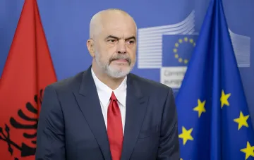 Премьер-министр Албании Эди Рама во время выступления
