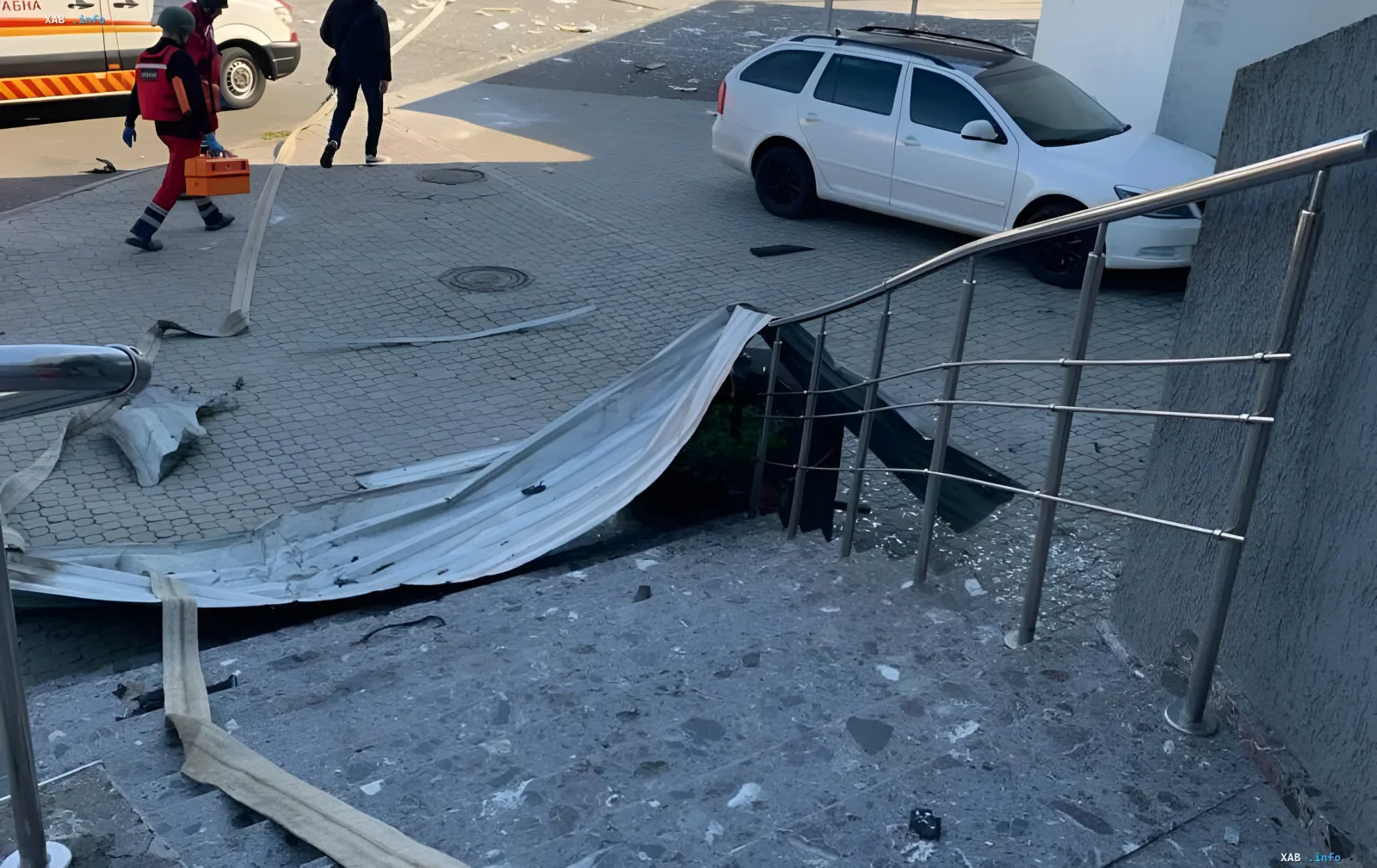 Folgen des russischen Drohnenangriffs auf die Ukrposhta-Postfiliale in Mykolajiw