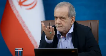 Der iranische Präsident Masoud Peseshkian bei einem Treffen in Teheran