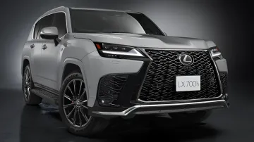 Обновленный внедорожник Lexus LX F Sport 2027 года с черными колесами