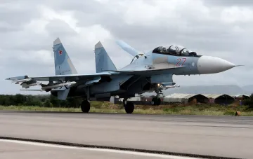 Истребители Су-35 и Су-34 российской армии