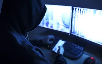 Warnung der Cyberpolizei vor Telefonbetrügern, die sich als Gesetzeshüter ausgeben