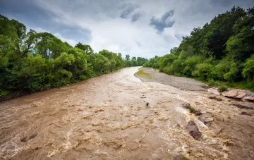 Руйнування після масштабної повені в гірських районах Непалу