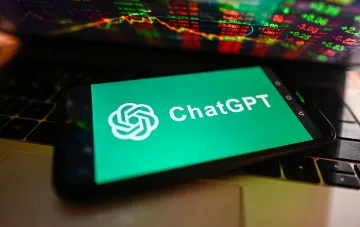 Интерфейс ChatGPT с тестовыми рекламными баннерами