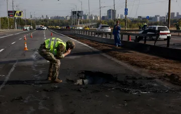 Wiederhergestellte Nordbrücke in Kiew nach Fahrbahninstandsetzung