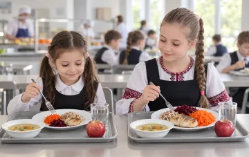 School canteen and food portions for children of different ages